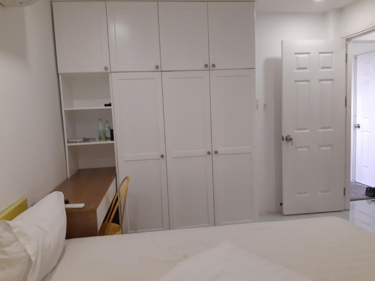 Yelo Hostel & Cafe Хошимин Екстериор снимка