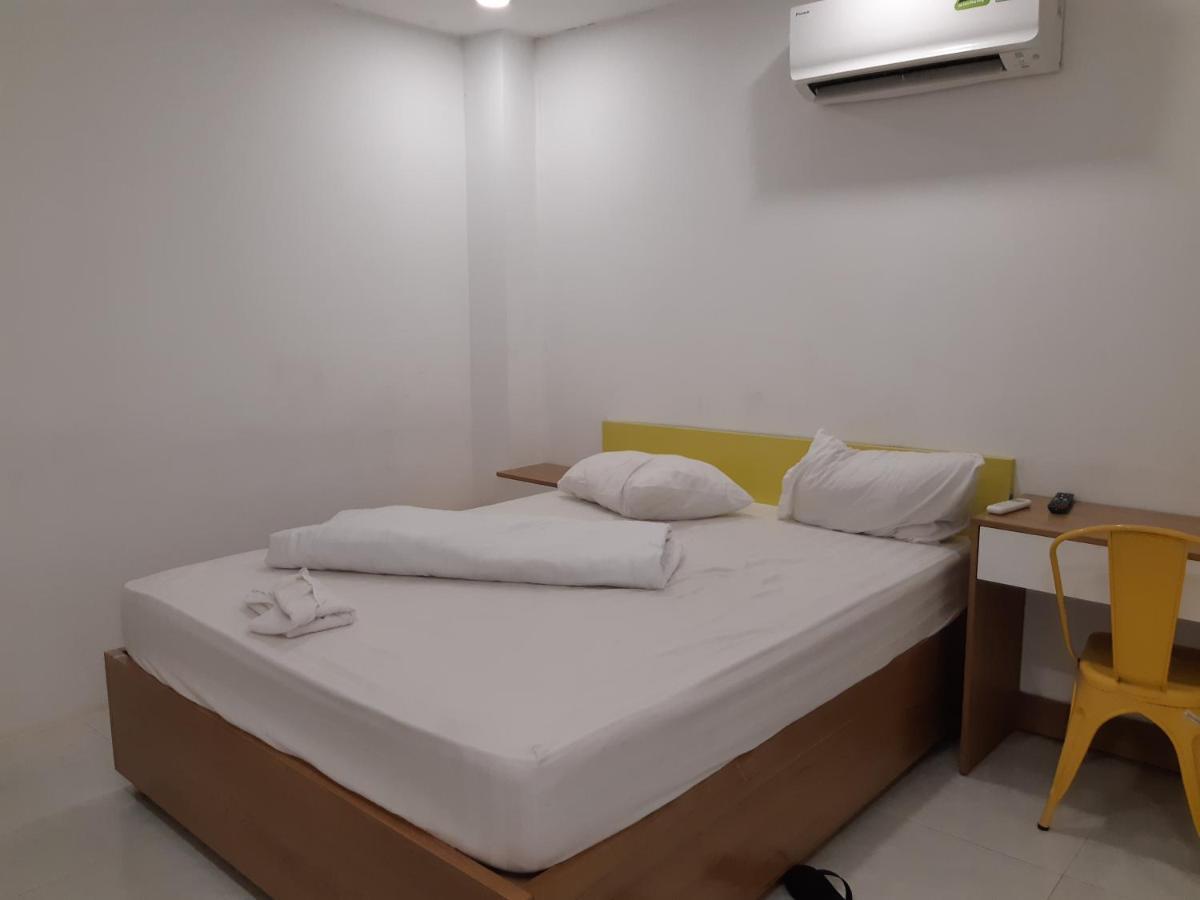 Yelo Hostel & Cafe Хошимин Екстериор снимка