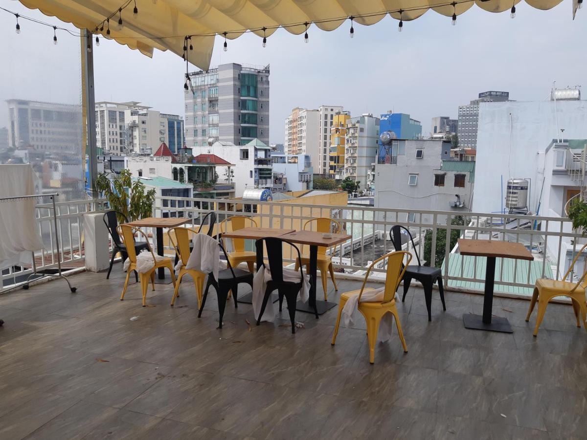 Yelo Hostel & Cafe Хошимин Екстериор снимка